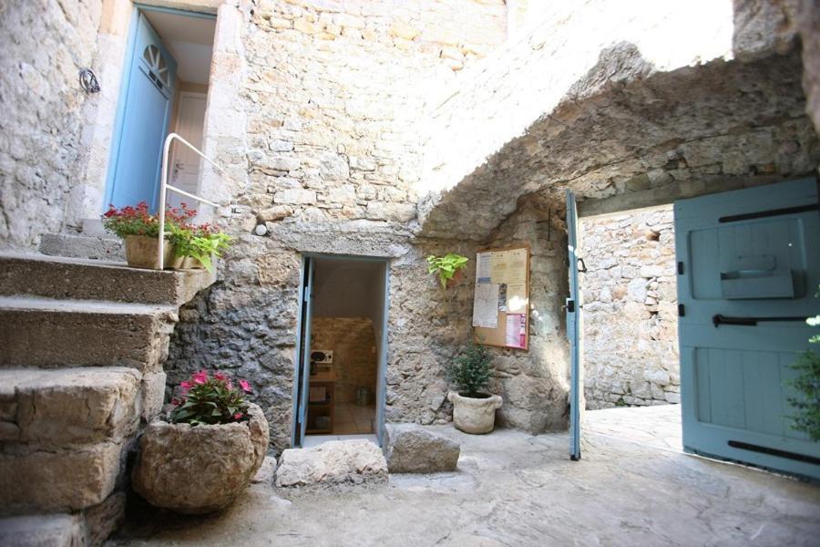 Couette-café Les Falaises 4*
